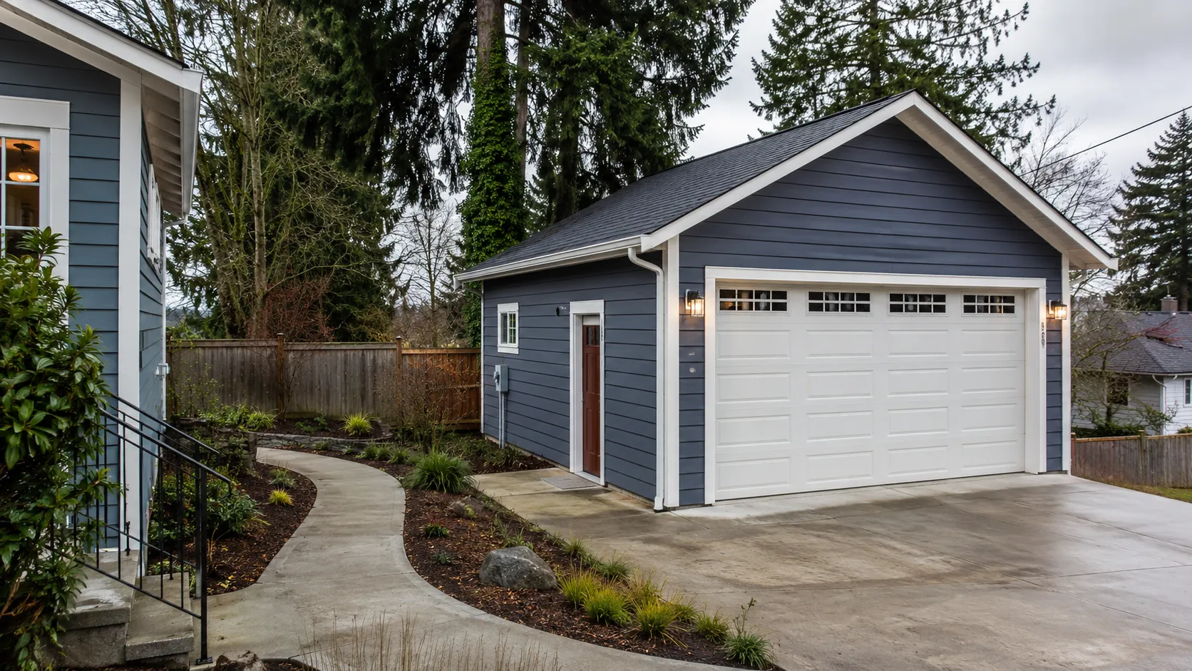Detached Garage